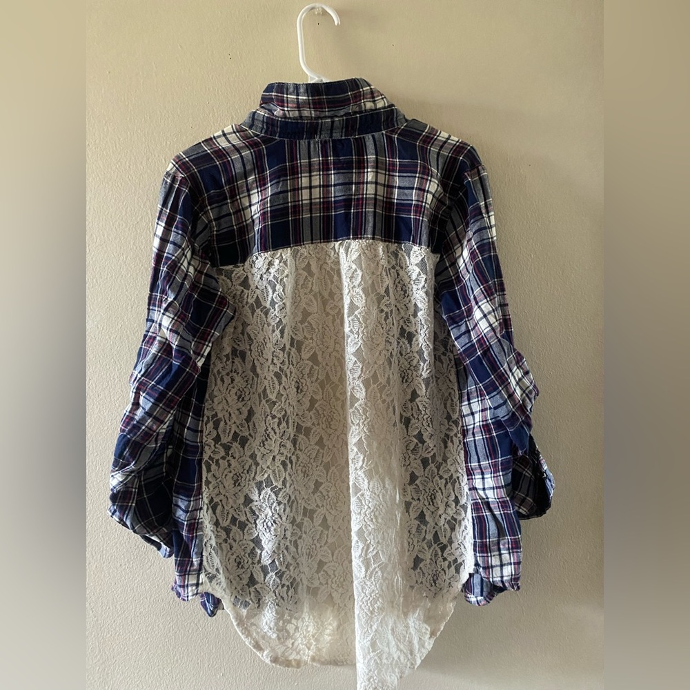 Women’s long sleeve lace & flannel shirt